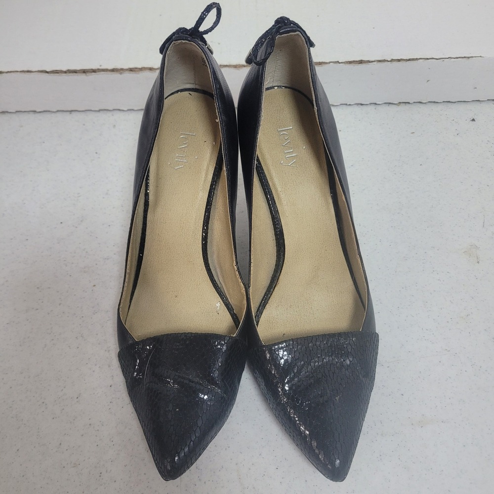 Levity Jalone Black Leather Pointed Toe Pumps Lace Up Back Heels Size 8M
